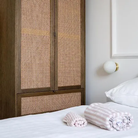 Old Town Gem Designer - Centre Location - Families - Remote Work Apartment