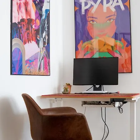 Old Town Gem Designer - Centre Location - Families - Remote Work Apartment